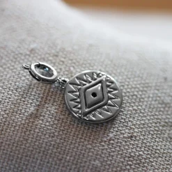 Luzaka Luzacharms<Charm acier oeil