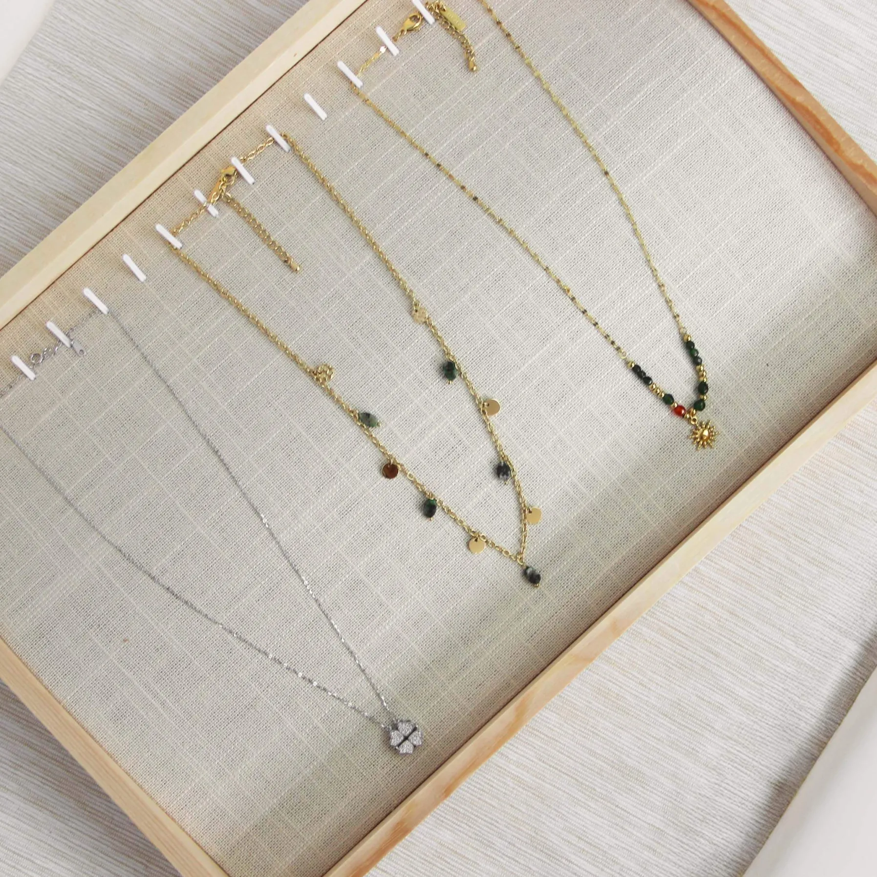 Luzaka Accessoires<Présentoir lin et bois pour colliers ou bracelets